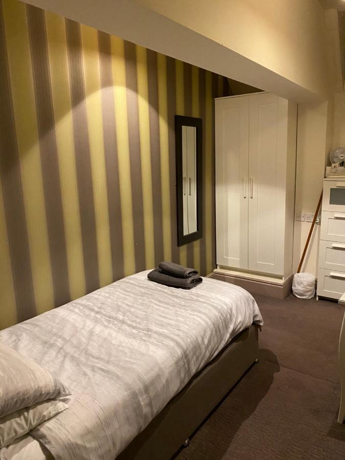 Hotel The Stag Northwood  Esterno foto